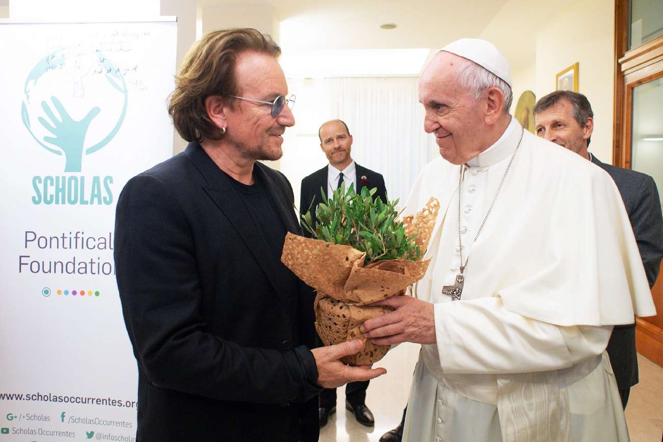 El papa Francisco lanza junto a Bono un movimiento de estudiantes por la defensa del medio ambiente