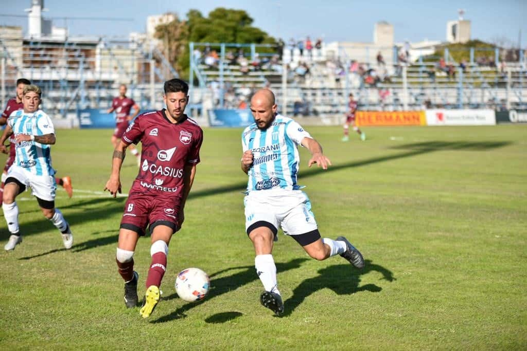 Juventud Unida perdió con Defensores de Belgrano y no despega del fondo