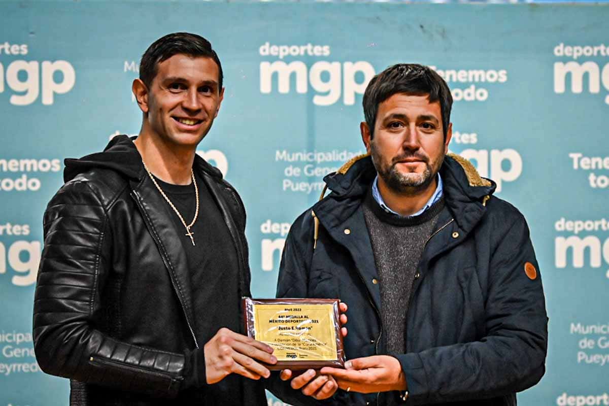 Distinguen como "Deportista insigne" de Mar del Plata a "Dibu" Martínez