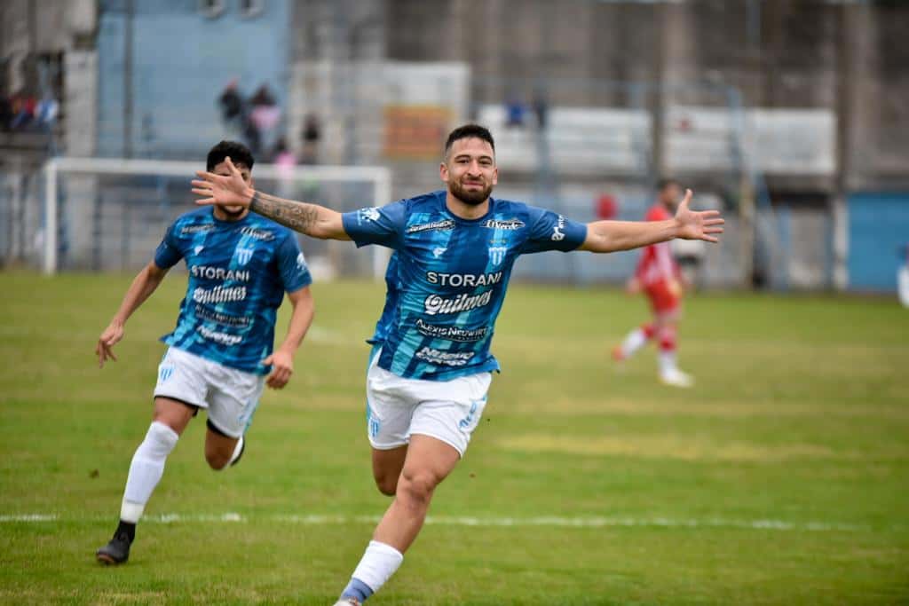 Federal A: Juventud Unida se floreó ante Atlético Paraná y salió de los puestos de descenso