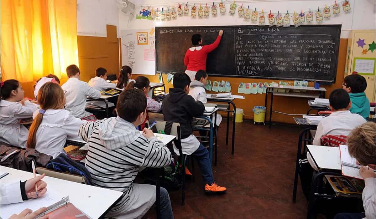 Entre Ríos adhirió a la iniciativa de sumar  una hora de clase en las escuelas primarias