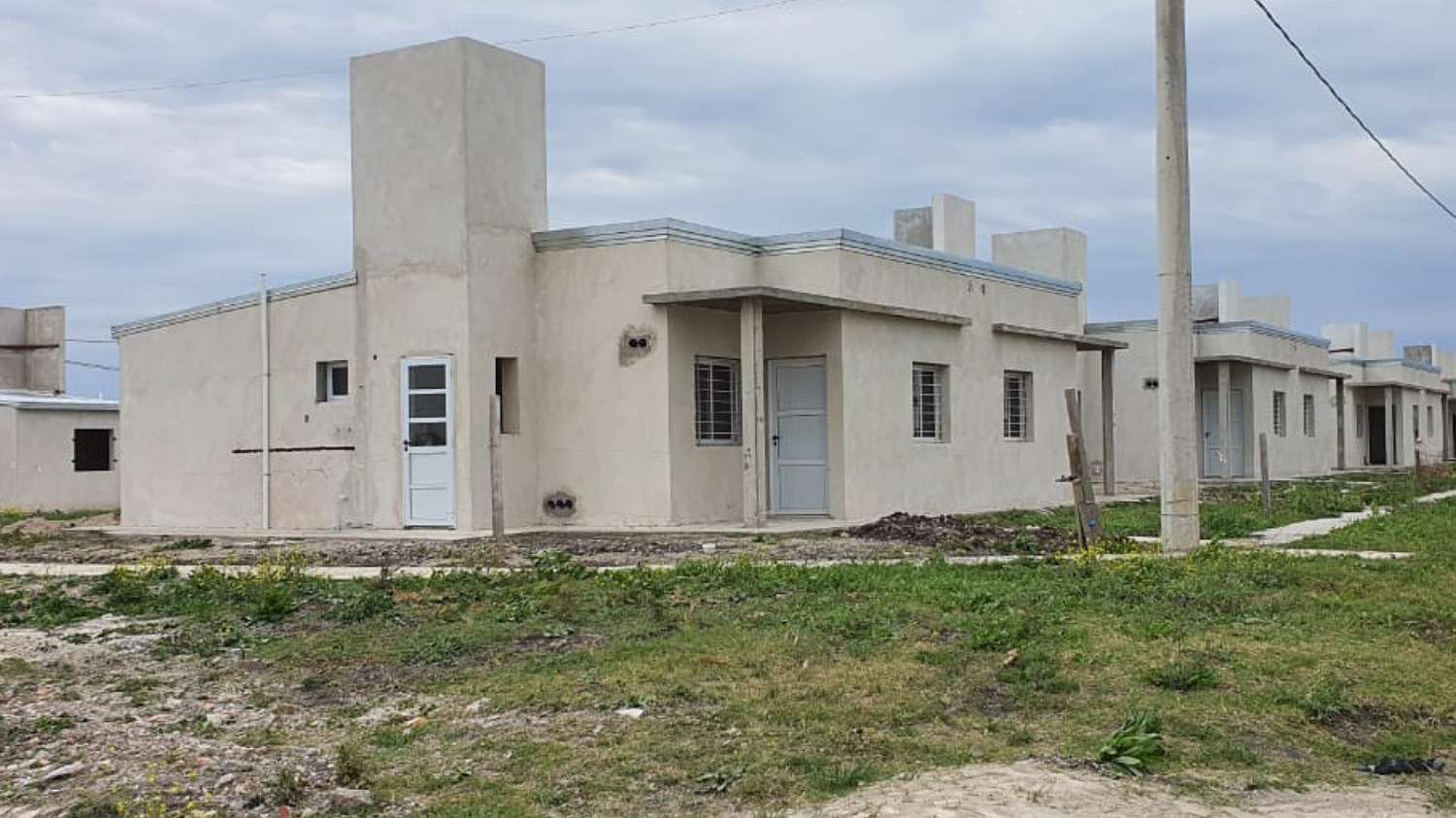 En Ceibas vecinos tomaron casas en construcción