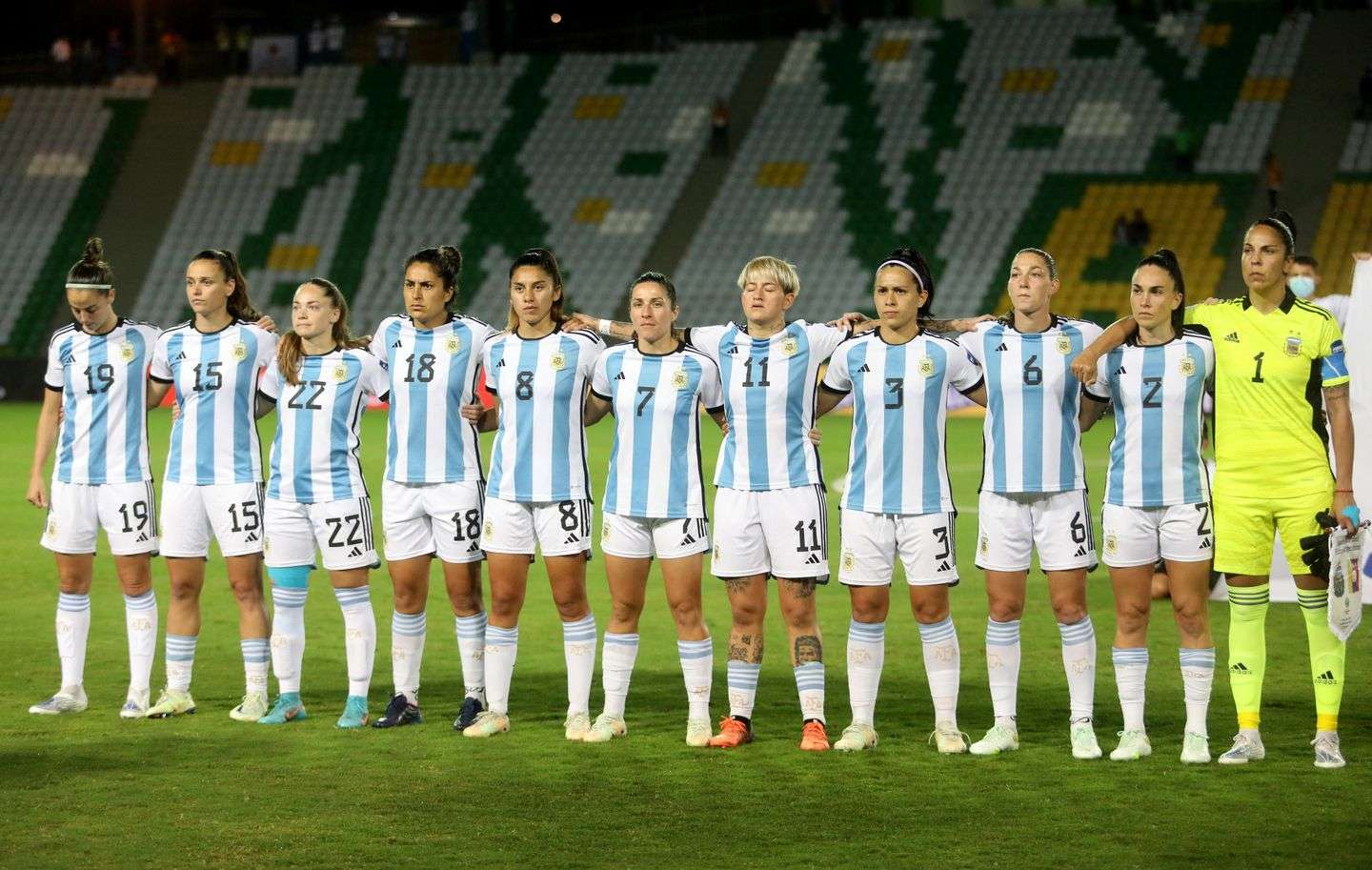 El seleccionado argentino enfrenta a Paraguay por el tercer puesto y el pasaje al Mundial