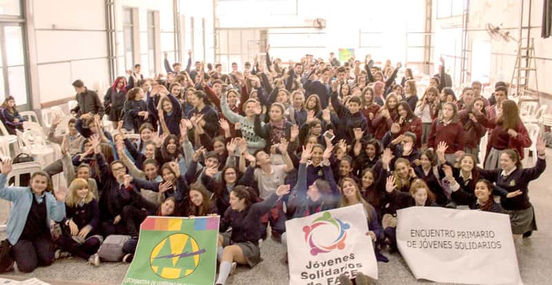 Jóvenes solidarios se capacitan para la construcción de una sociedad mejor