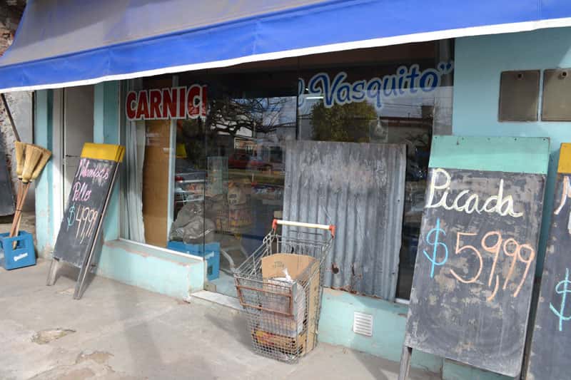 Robaron carne y una balanza eléctrica en  una carnicería de Av. Parque Sarmiento 