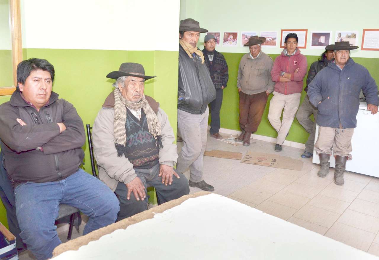 La comunidad mapuche tehuelche tomó el Juzgado de Esquel