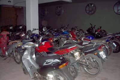 Tránsito acumula más de 800 motos  retenidas en las cámaras del ex Frigorífico 