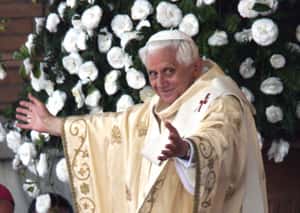El Papa emprendió  el regreso a Roma