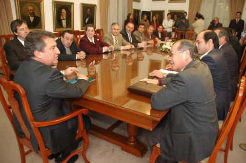 El gobernador se reúne el martes con UCR por la fecha de las elecciones