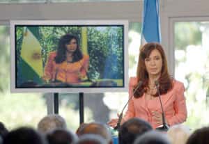 Cristina Kirchner  dijo ayer  que  mantendrá el superávit
