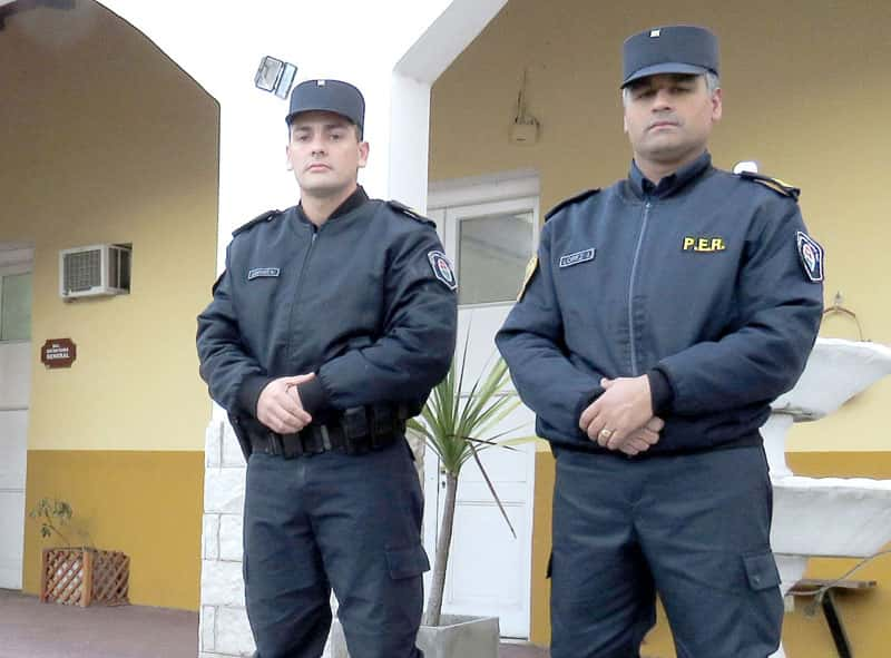 Heroica Acción Dos Policías Salvaron La Vida De Un Niño Diario El Argentino De Gualeguaychú 5100