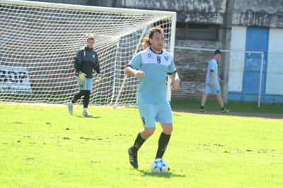 Argentino B: árbitros de Luján para el debut de Juventud Unida