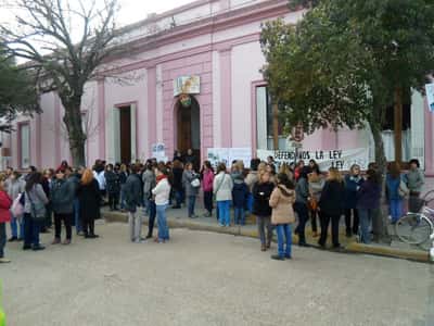  Paro y protesta de AGMER  frente a la Escuela Rocamora