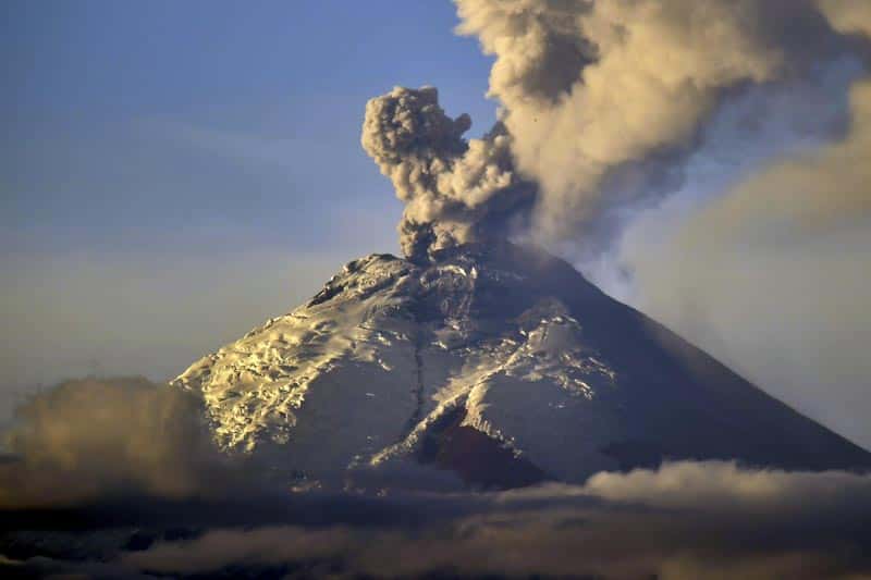 El volcán Cotopax y una nueva emisión de ceniza