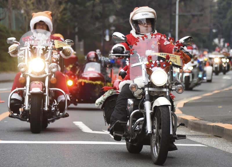 Papá Noel motorizados en Trokio