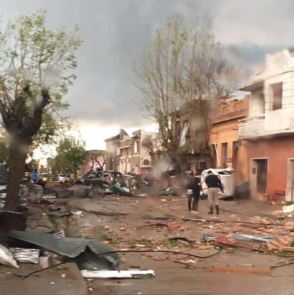 La Policía confirmó que son dos los fallecidos por el tornado en Dolores, Uruguay
