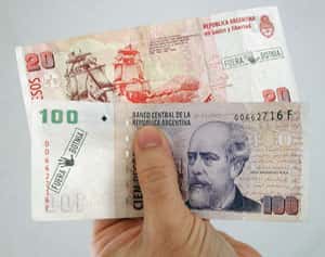 El Banco Central afirmó  que son válidos los billetes  que dicen 'Fuera Botnia'