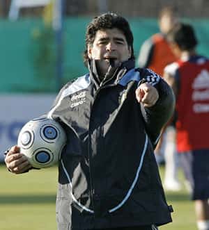 Ecuador recibe  a la Argentina  de Maradona