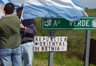 Uruguay cuestionó el  levantamiento parcial  del corte de Aº Verde