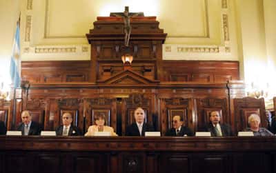 La Corte Suprema de la Nación expresó su "profundo dolor" por la muerte de Kirchner