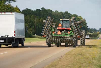 Buscarán adecuar la legislación que regula el transporte de maquinarias agrícolas