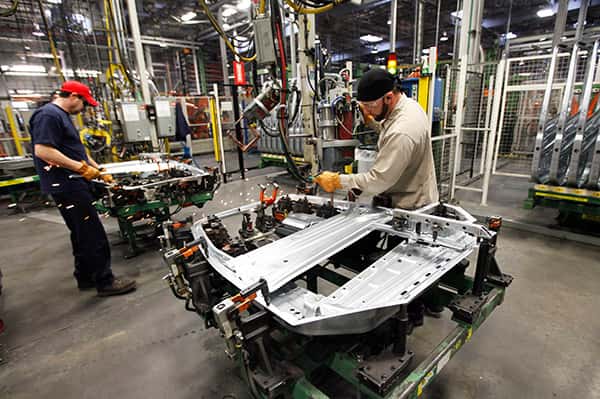 UIA: producción industrial cayó un 5 por ciento en octubre 