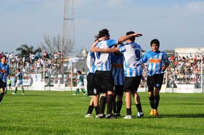 Juventud Unida goleó y se quedó con el Clausura