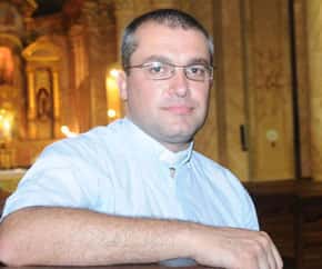 El sacerdote Mauricio Landra asumió ayer la Vicaría general diocesana