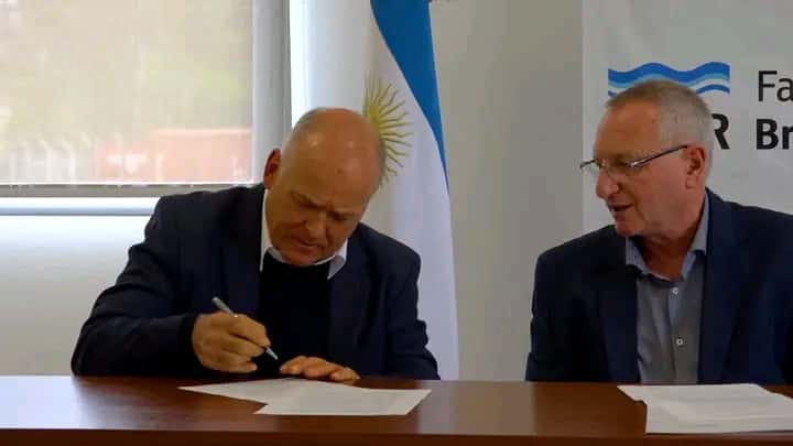La Facultad de Bromatología firmó un importante convenio con el Colegio de Farmacéuticos de la Entre Ríos