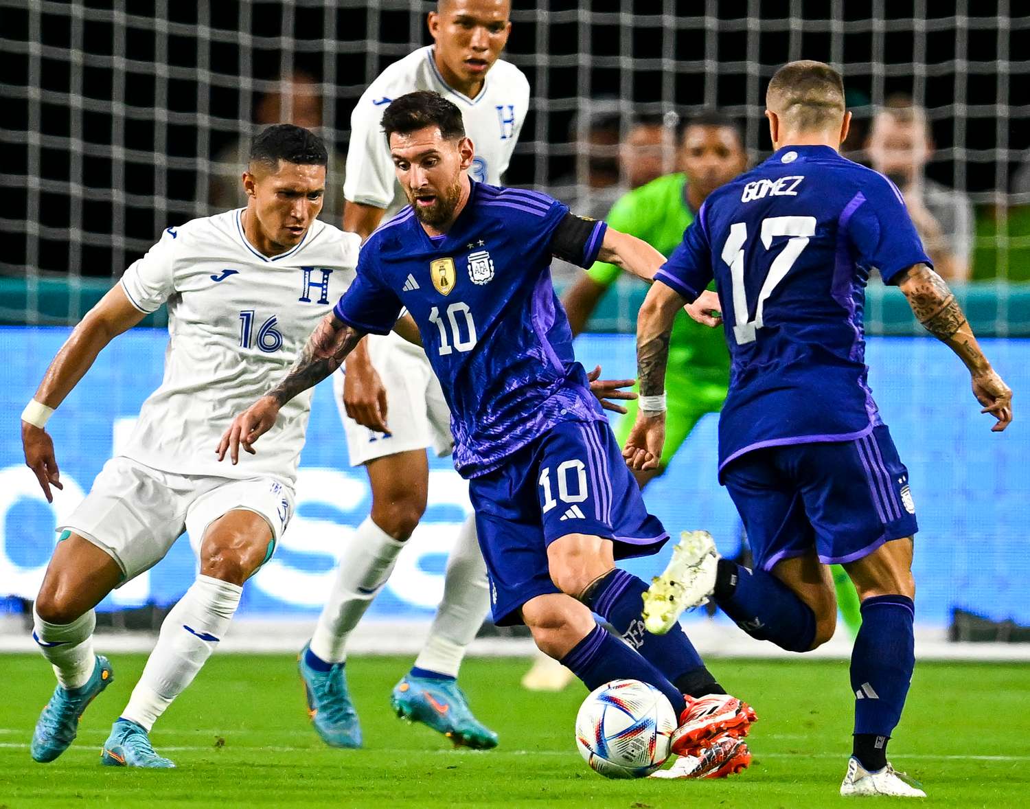 Argentina se lució ante Honduras a estadio lleno en Miami