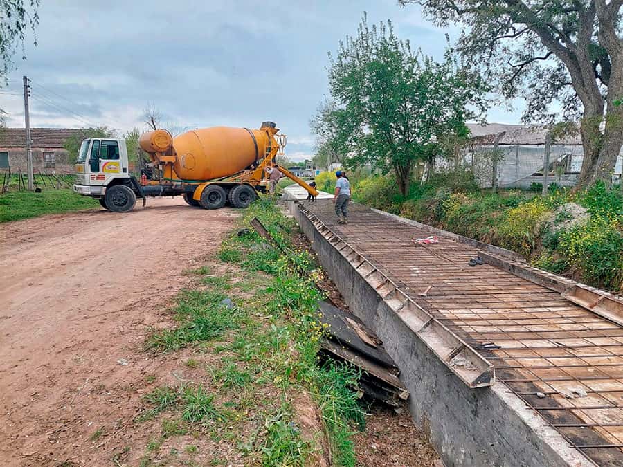 Una obra de infraestructura que se realiza con fondos y mano de obra municipal y evita anegamientos por acumulación de agua de lluvia.