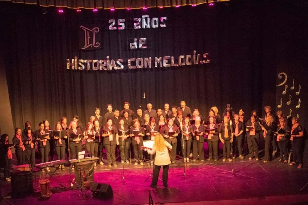 Teatro Gualeguaychú presenta: Nunca Dejes de Cantar