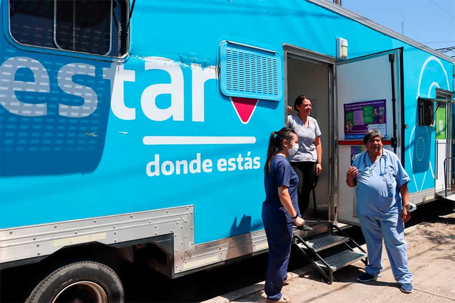 El camión sanitario está ubicado en calle Perón, entre Bolívar y San Martín.