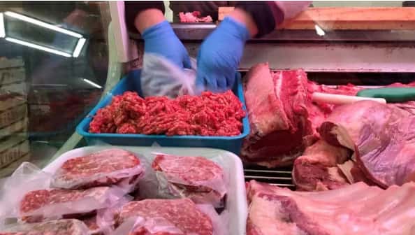 Ante el nuevo salto de la inflación, Massa lanzará un descuento de 10% para la compra de carne con débito