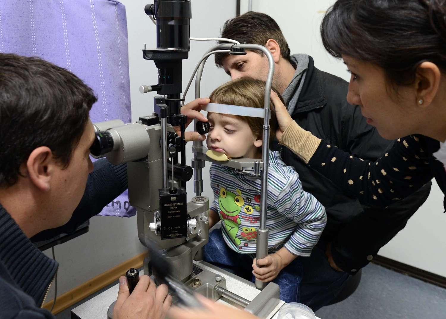 Los niños tienen un sistema visual en desarrollo y, por lo tanto, con los controles oftalmológicos periódicos se evalúan las distintas etapas madurativas.