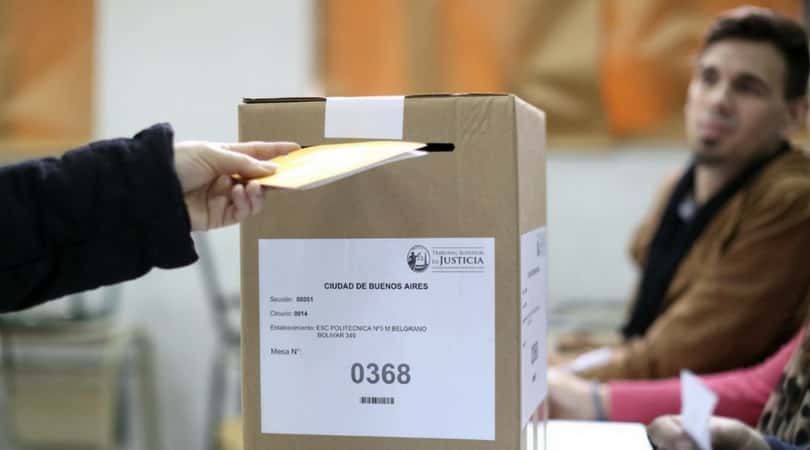 Desde el retorno de la democracia en Argentina, la participación de los ciudadanos en los actos electorales siempre estuvo por encima del 70 por ciento.