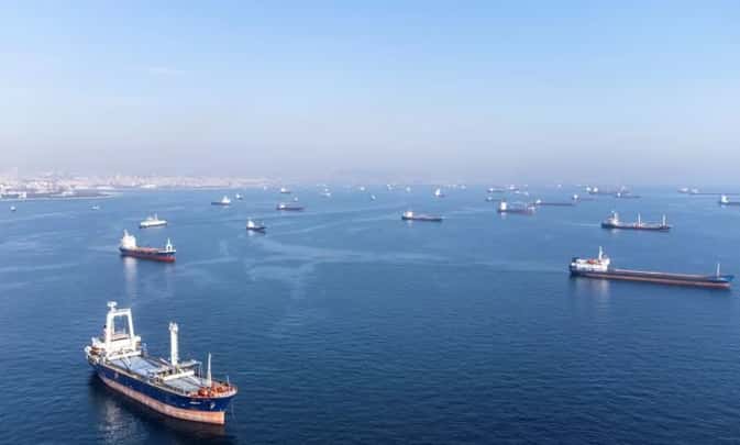 Buques comerciales, incluidos los buques que forman parte del acuerdo de grano del mar Negro.