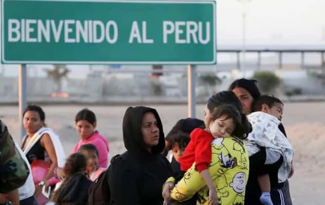Crisis migratoria entre Chile y Perú: los gobiernos evalúan abrir un paso humanitario
