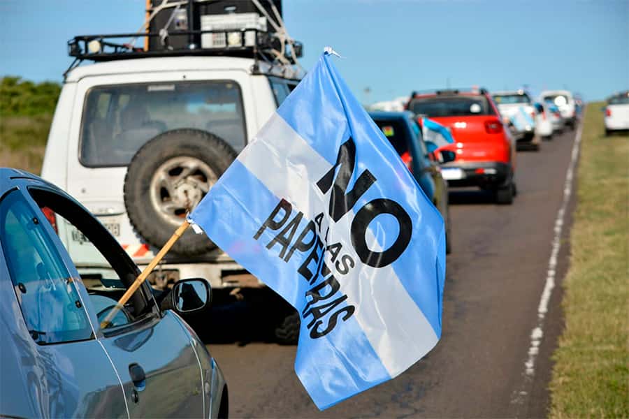 La Asamblea se movilizará este domingo en caravana automovilística, porque las autoridades argentinas preservan la imagen de UPM e impiden subirse al puente internacional.