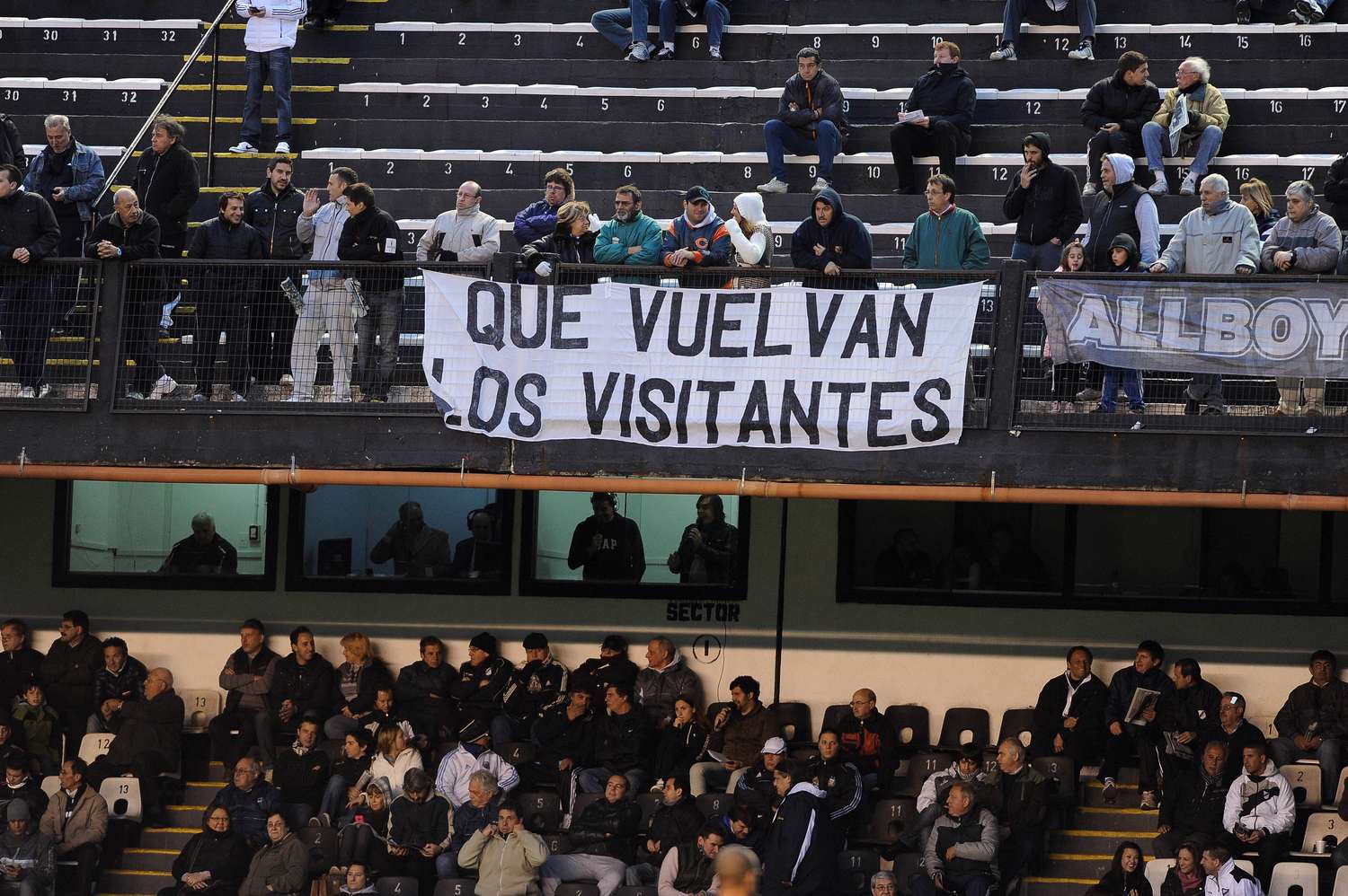 Diez años sin hinchas visitantes en el fútbol argentino: ¿una causa perdida?