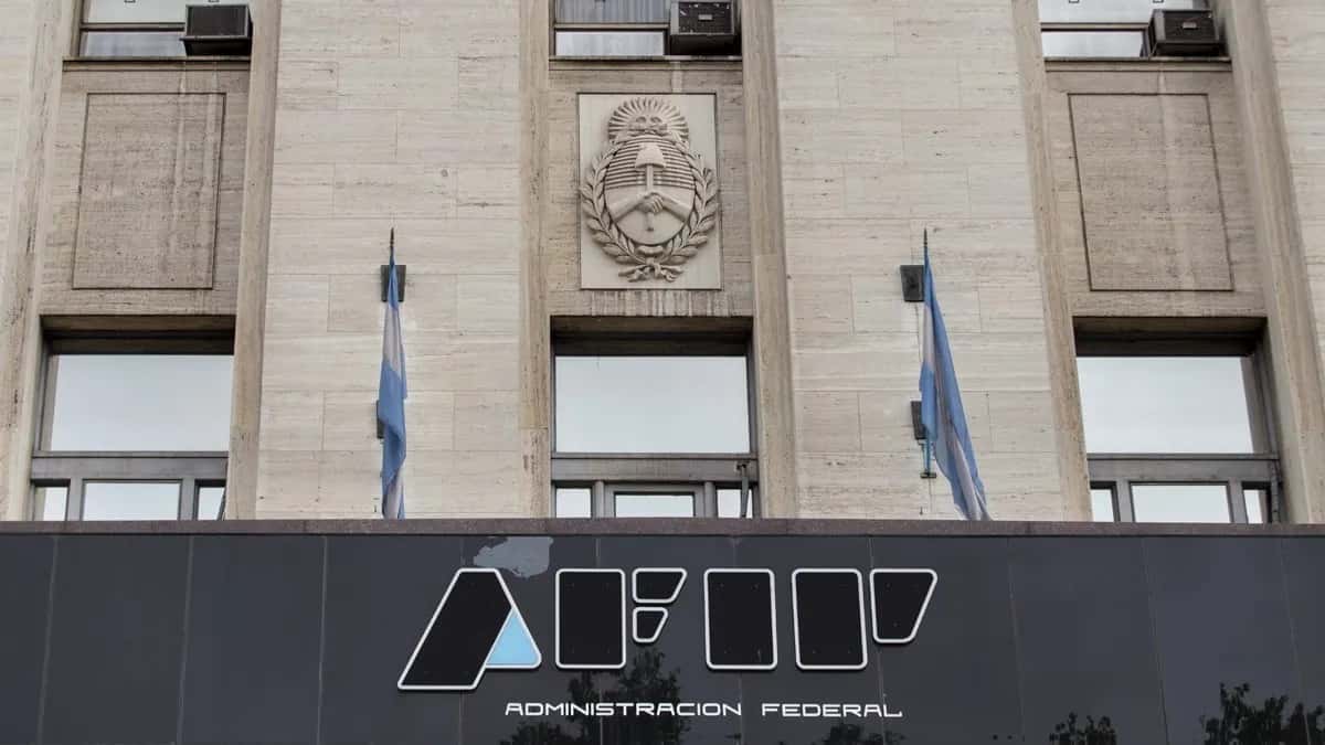 La AFIP   intimó a 5.000 contribuyentes a declarar su patrimonio en el exterior