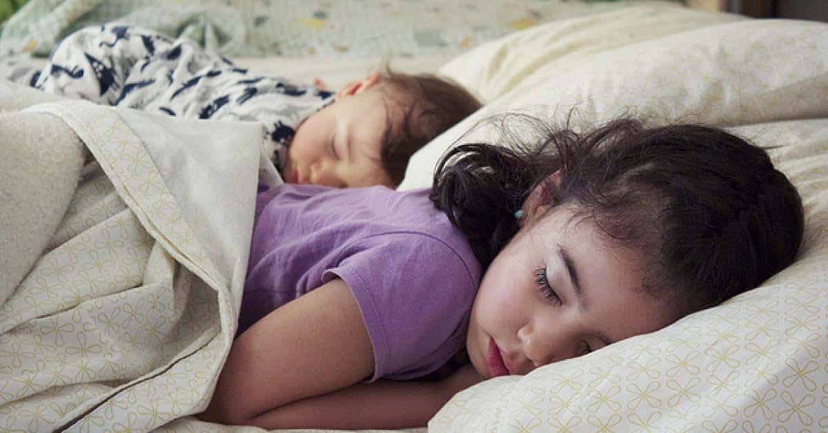 La mayoría de los niños deja de mojar la cama por sí solos, pero necesitan un poco de ayuda.