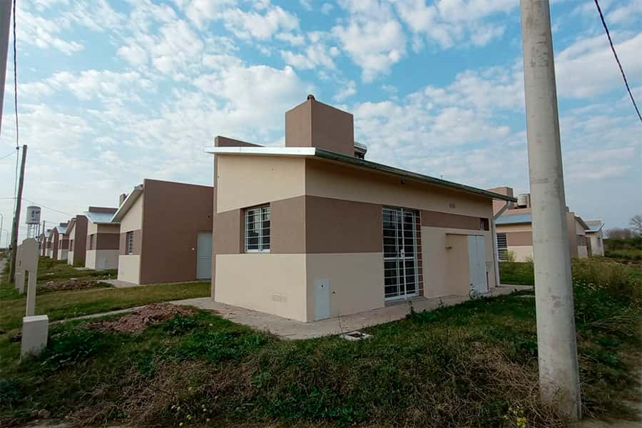 Con distintos grados de avance se construyen 30 viviendas en Gualeguaychú y otras diez en Ibicuy.