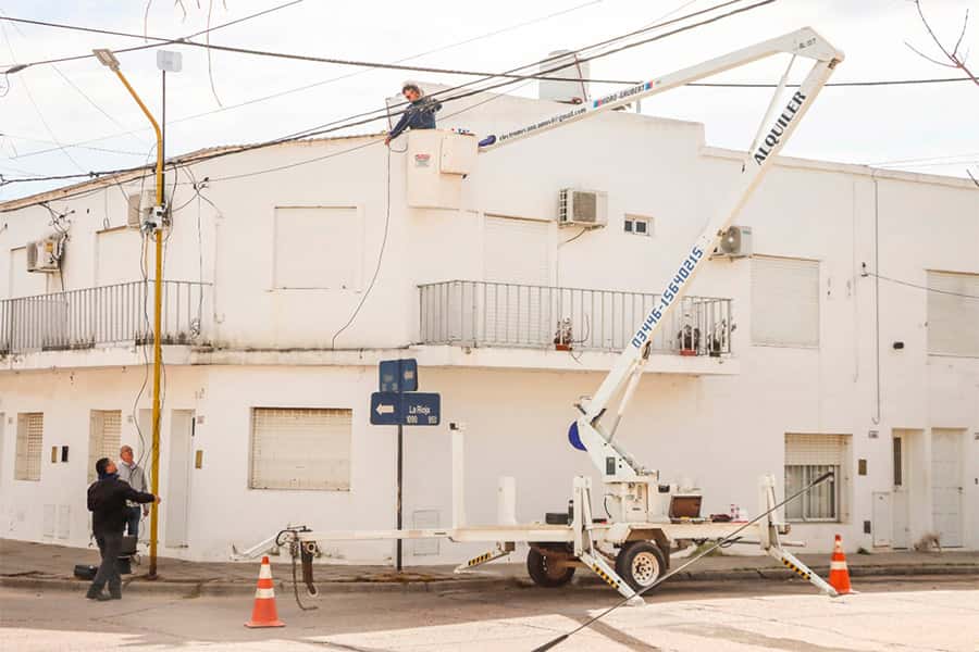 Las nuevas cámaras que se suman al Centro de Videovigilancia están ubicadas la intersección de las calles Irigoyen y La Rioja.