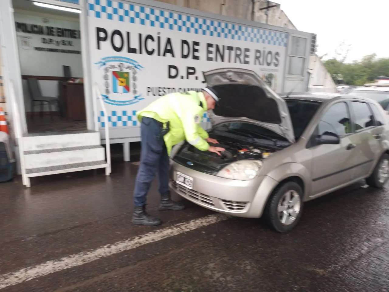 La Policía vial secuestró un vehículo con papeles “truchos”