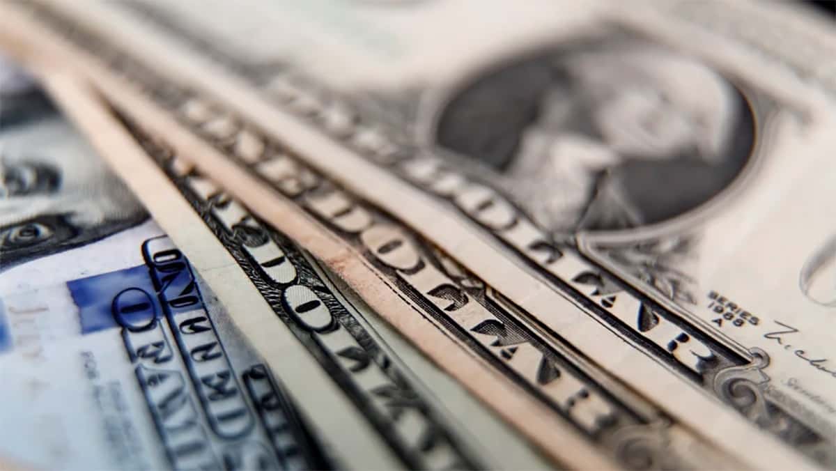 Suben un 27,5% las percepciones del "dólar tarjeta" para ahorro y gastos en el exterior