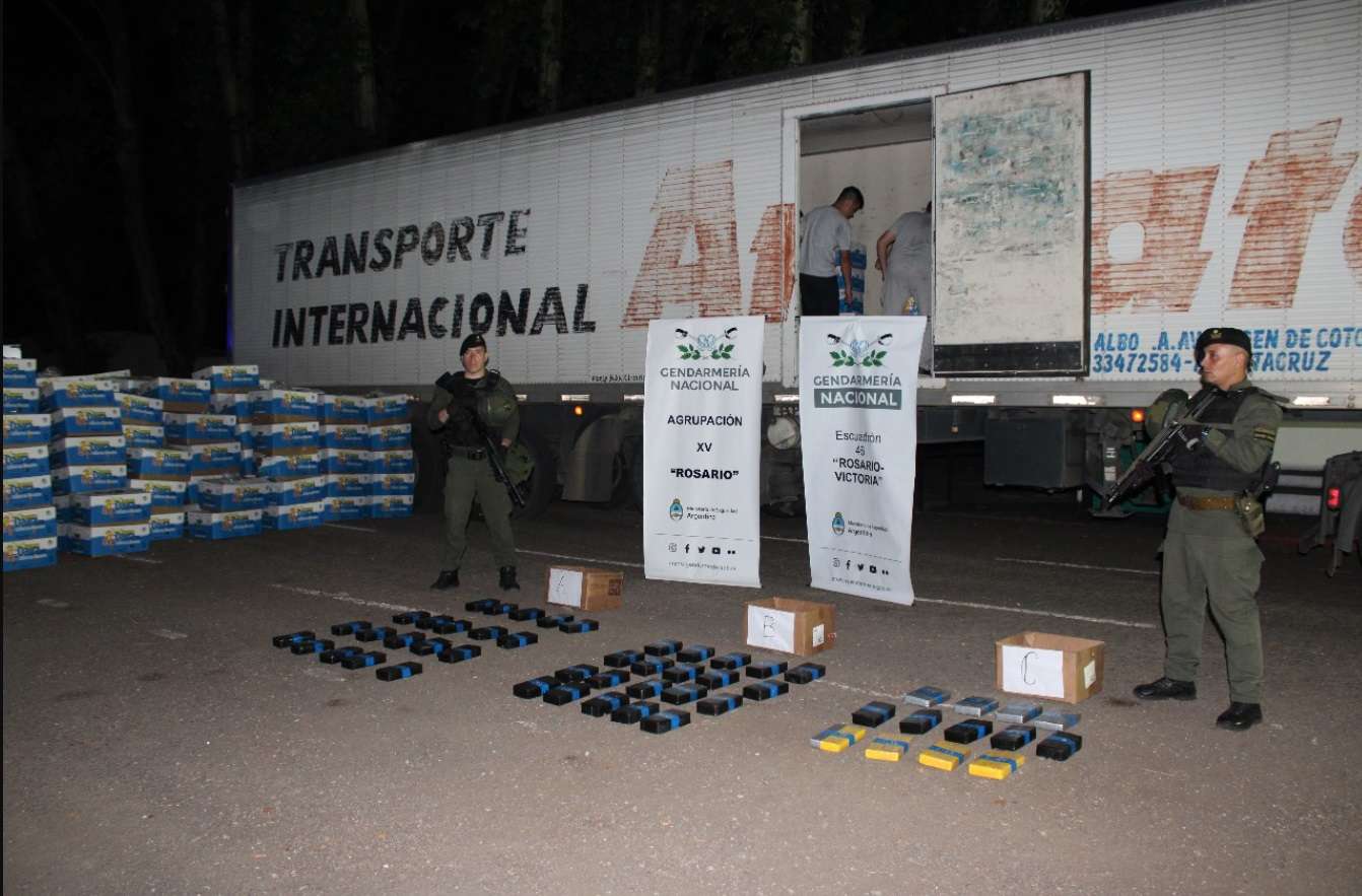 Victoria-Rosario: capturaron un camión con casi 60 kilos de cocaína