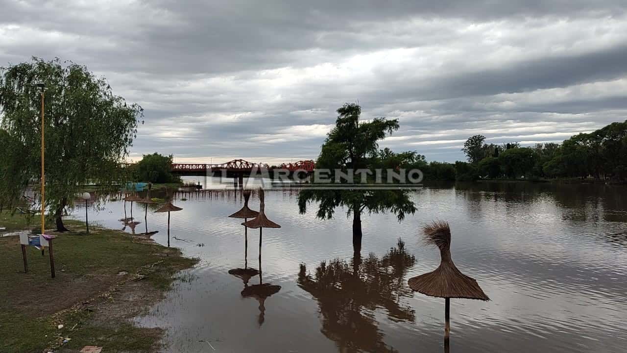 URGENTE: El río sigue creciendo por efecto de la sudestada y ya superó la marca de evacuación
