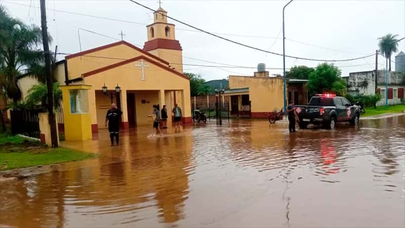Temporal en Corrientes: llovieron 160 mm/h y ya hay más de 700 evacuados