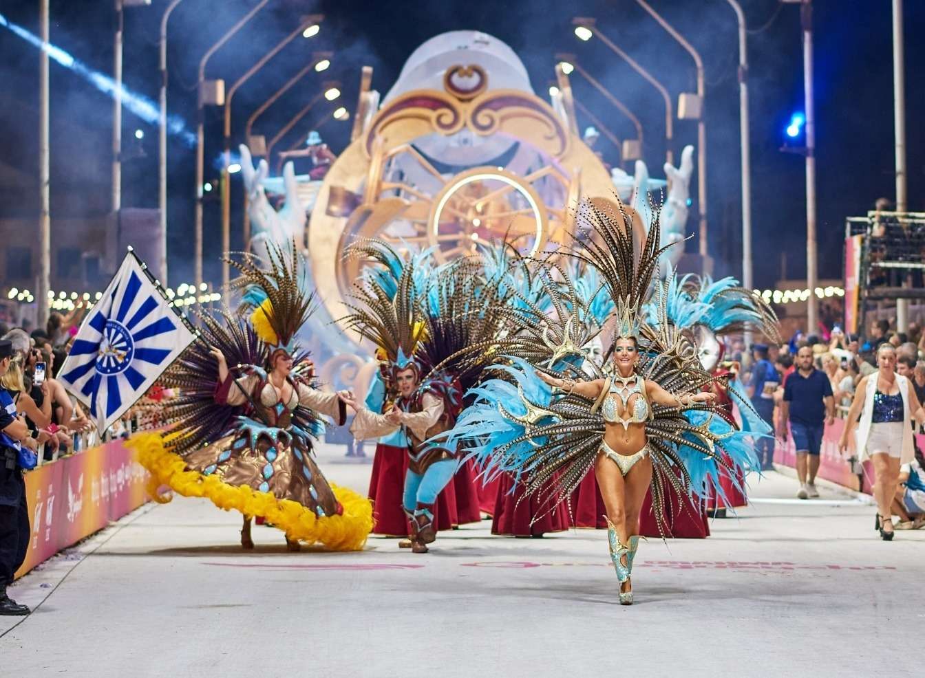 El Carnaval cerró un exitoso enero: La cuarta noche fue vivida por miles de espectadores